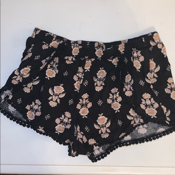 Flowy floral print shorts - Picture 2 of 2